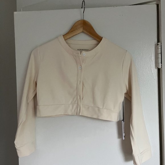 WEWOREWHAT Active Cropped Cardigan in Cream - Picture 4 of 8